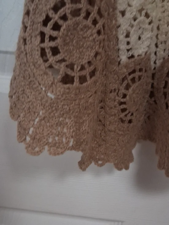 POL Crochet Tank Top in Cream and Tan - Picture 4 of 5